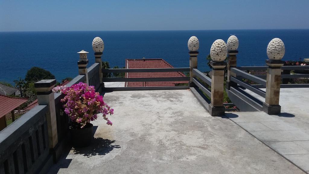 Barong Cafe Bungalow And Restaurant Amed Eksteriør billede