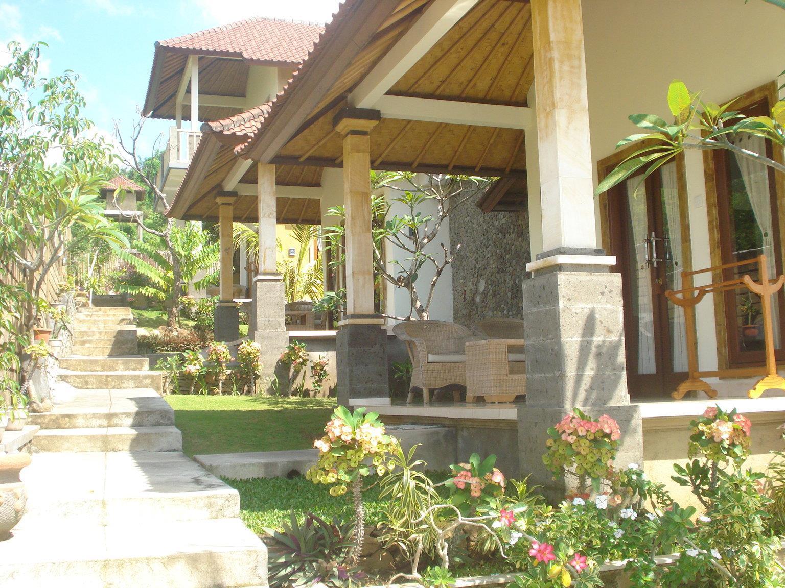 Barong Cafe Bungalow And Restaurant Amed Eksteriør billede