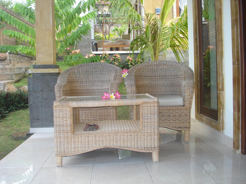 Barong Cafe Bungalow And Restaurant Amed Eksteriør billede